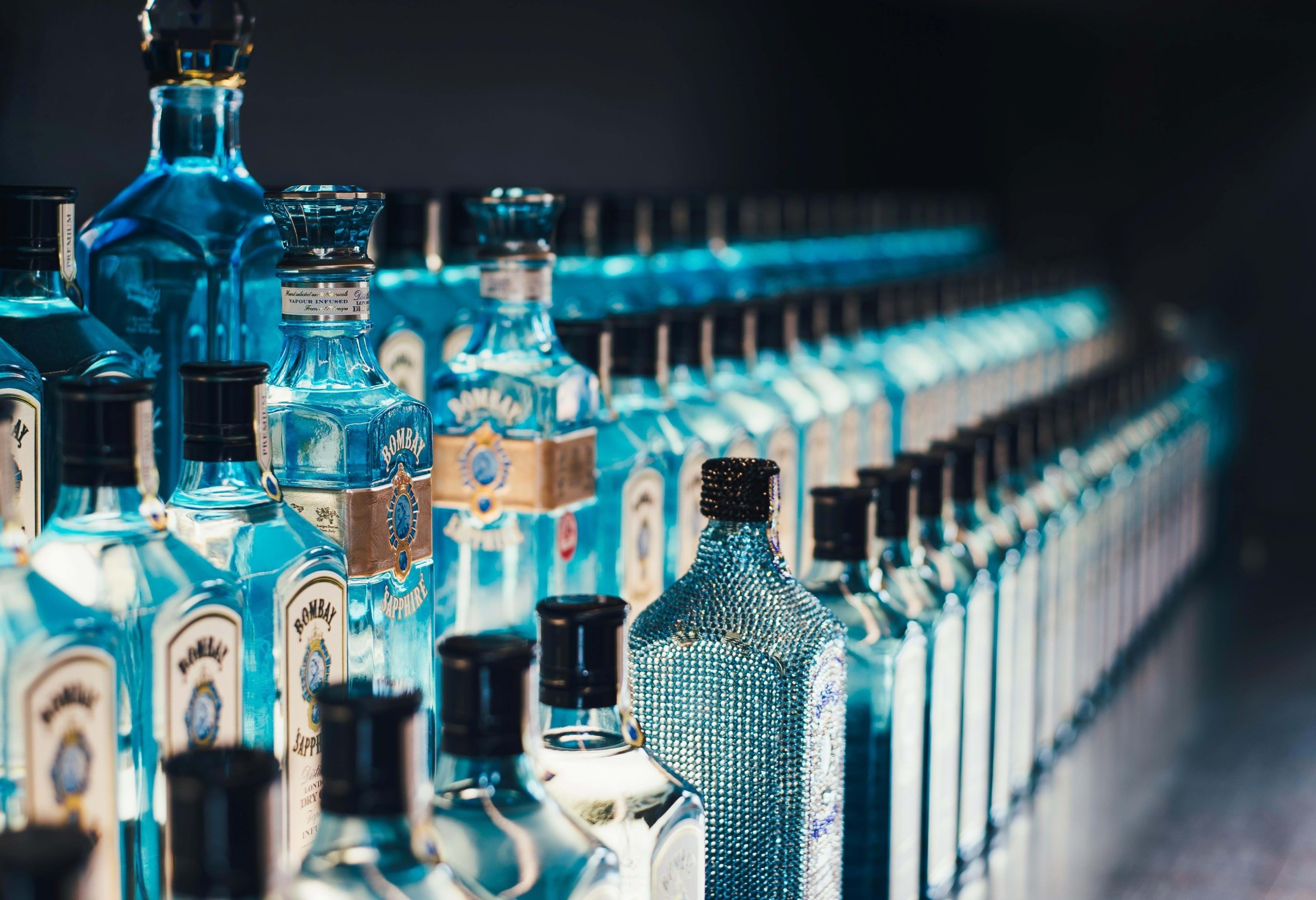 A History of Gin and Tonic