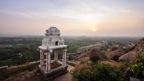 Sunrise on Matanga Hill, Hampi
